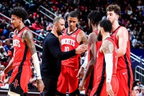 西亚卡姆险胜米切尔,火箭关键表现点燃全场!的简单介绍-Kaiyun Sports